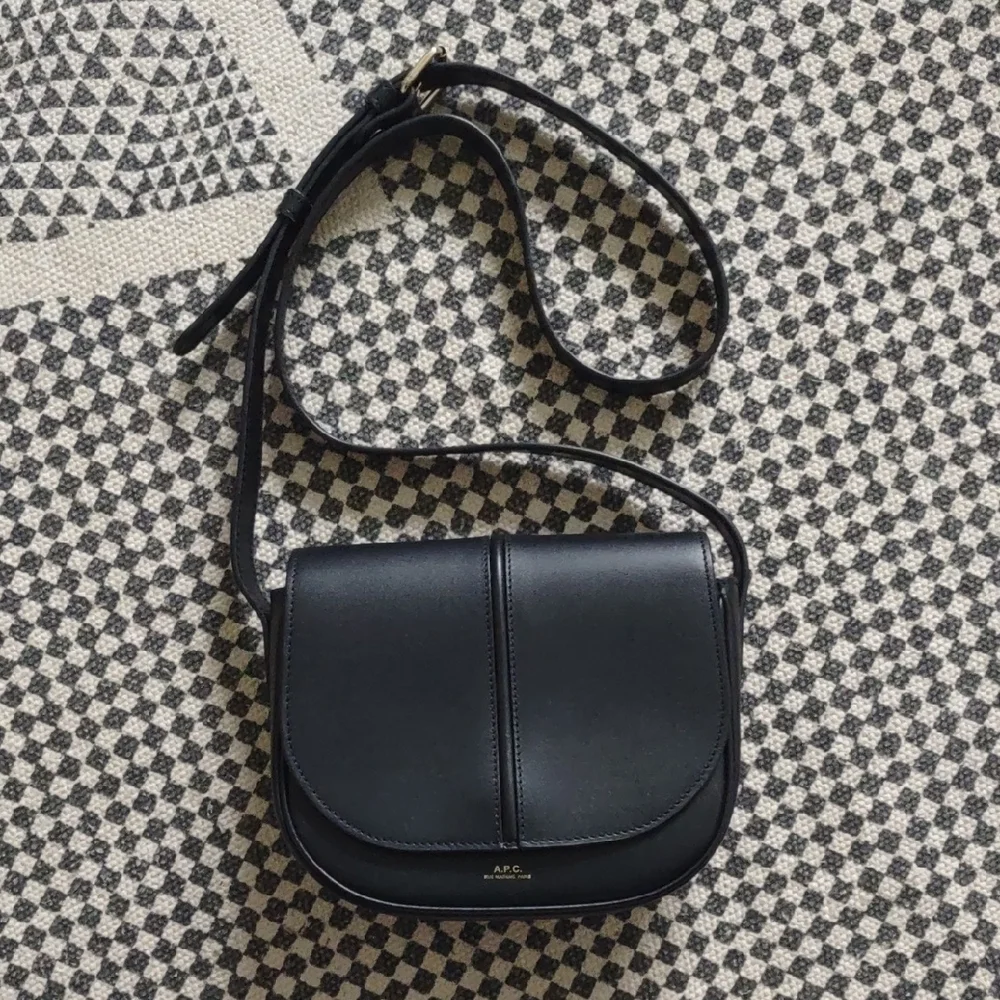 A.P.C. Betty Bag Black Leather Crossbody Bag - Picture 2 of 9